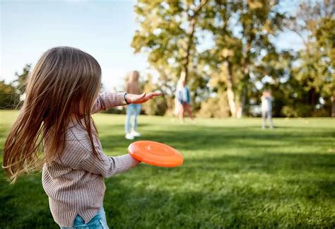 10 Best Throwing A Frisbee Games For Children