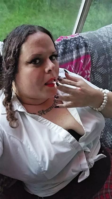BBW Trans Woman Enjoying Cigarette American Shemale Amateur Porn XHamster