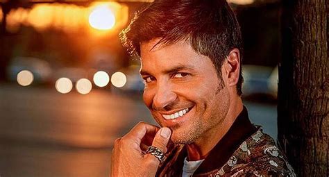 Una Foto De Chayanne En Bikini Revela Por Qu Las Abuelas Mam S E Hijas Dicen Que Es Su Novio