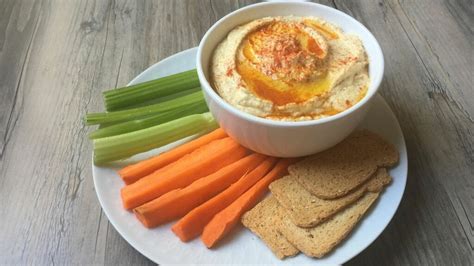 Cómo preparar el mejor hummus de garbanzos y con qué acompañarlo