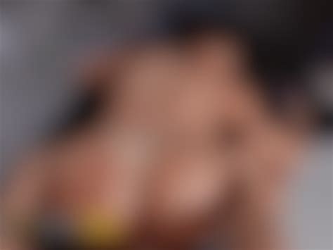 Brazzers Curvy Milf Julianna Vega Gets Rubbed by Younger Man Vidéos Porno Gratuites YouPorn