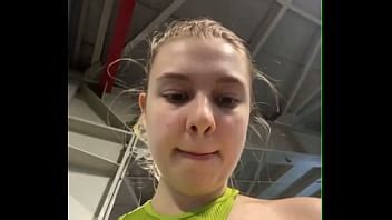 Training And Masturbate In The Gym XVIDEOS