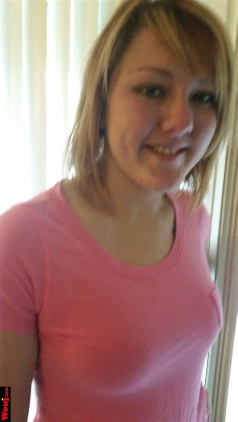 Cute Teen Babe In Tight Pink T Shirt Shows Off Her Great Body Photos