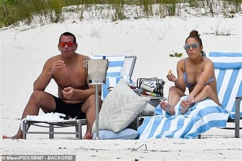 Jennifer Lopez Thefappening Sexy Bikini The Fappening