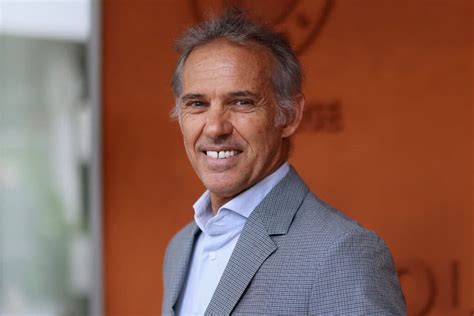 Luana et Paul Belmondo en plein divorce l ancien pilote s affiche aux côtés d une jolie blonde