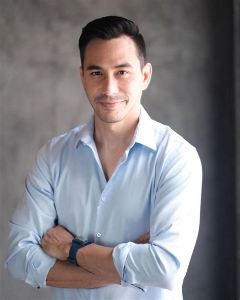 Potret Karismatik Aktor Berstatus Ayah Anak Hot Daddy