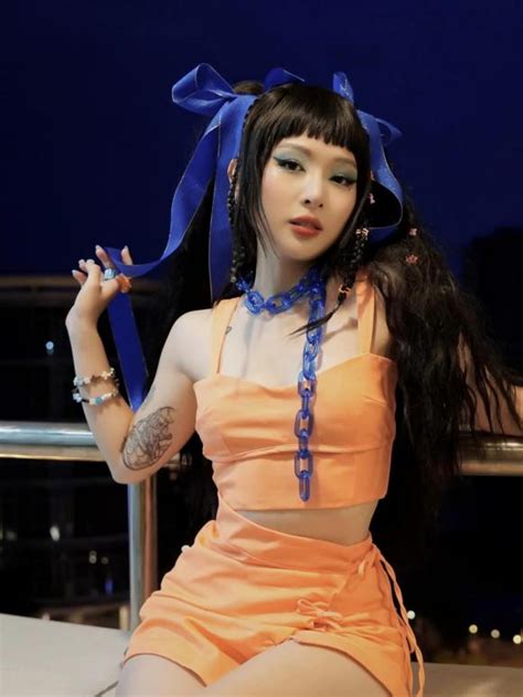 Ch L N H Nh V I Ph T Trong Bi T D C En N Ng Hot Girl L P T C G Y S T C D N T Nh Truy