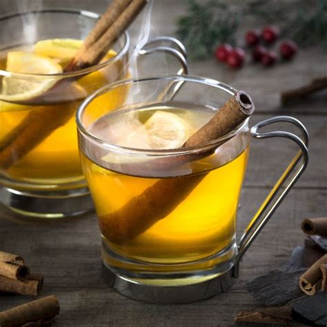 Коктейли с виски: 10 простых рецептов для домашних условий