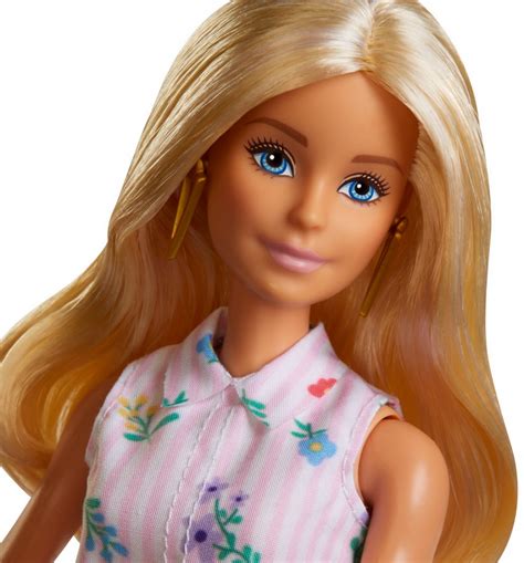 Papusa Barbie Fashionista In Rochita Cu Flori Papusi Barbie