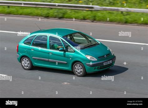 Citroen Xsara Picasso Sx Cars Hi Res Stock Photography And Images Alamy