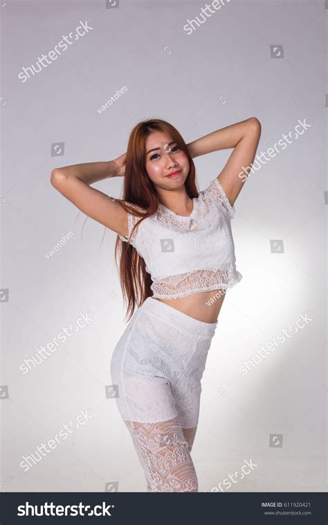 Sexy Asian Woman White Lingerie On Foto Stock 611920421 Shutterstock