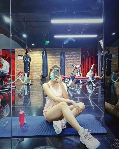 Hội gái xinh chăm chỉ check in ở phòng gym muốn chạm mặt những cô nàng hot trên mạng này thì
