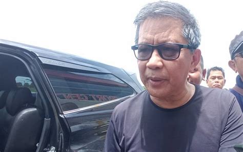 Rocky Gerung Keberanian Kaum Muda Sampaikan Pendapat Muncul Bila