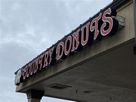 COUNTRY DONUTS - Updated July 2026 - 86 Photos & 141 Reviews - 10358 W News