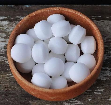 Naphthalene Balls Mothballs 1 Kg Latest Price Manufacturers And Suppliers