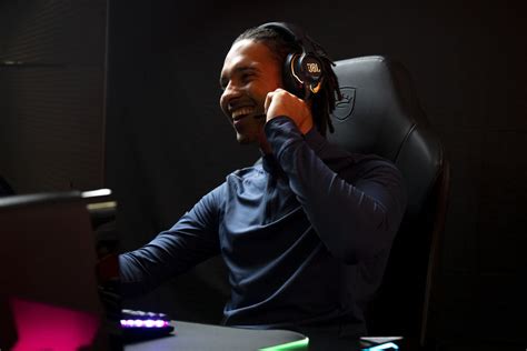 Total gaming immersion and pinpoint accuracy with the JBL Quantum 910