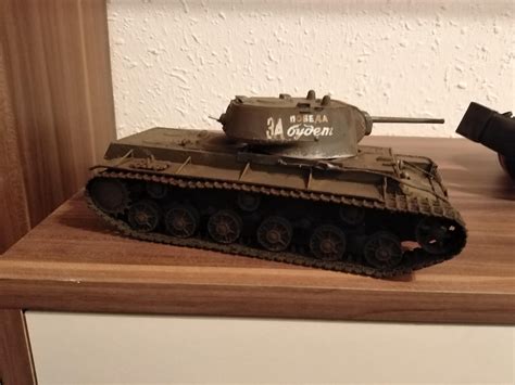 my done model of Trumpeter Kv-1 (1942) with lightweight turret i tryed ...