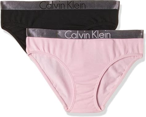 8 Hot Sexy Marcella De Marchi Bikini Pics