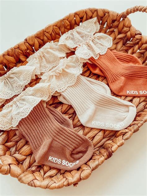 Meia Frufru Nude Amo Cria Moda Infantil Criativa e Confortável