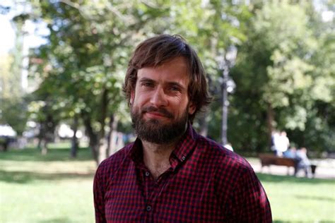 Rusia Condena En Ausencia A A Os De Prisi N A Un Activista De Pussy Riot Por Criticar A Las