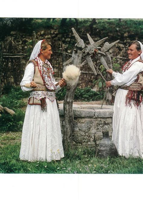 Veshje Popullore Shqiptare Albanian Folk Costumes Photo N B 9