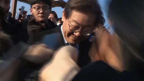 Lee Jae Myung Moment South Korean Opposition Leader Stabbed In Neck