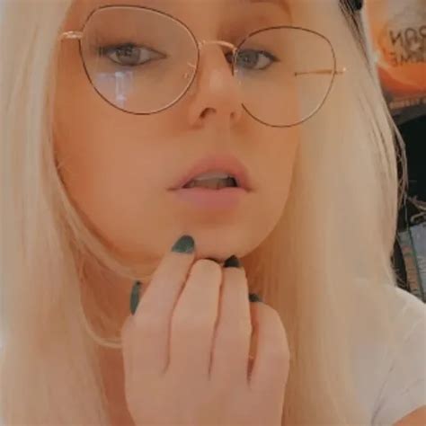 Hot Nerdy Blonde In Glasses Plays With Pussy Amateur Porn Feat Kaylee Shade Xhamster
