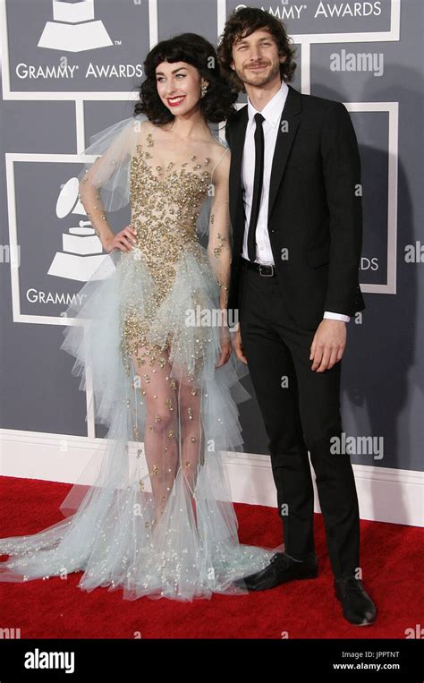 kimbra gotye    annual grammy awards held   staples