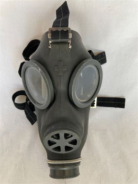 Masque à gaz militaire Armée Suisse Schutzmaske Kaufen auf Ricardo