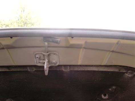 Уплотнитель и гидравлические упоры капота — DRIVE2