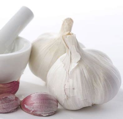 Женский журнал "I'm a Woman": Маска для волос из чеснока и лайма.