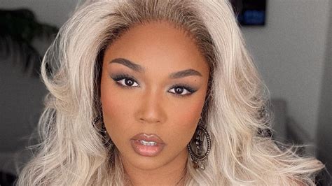 Lizzo Tanzt Im Knappen Bikini Mit Ihren Vier Grammys