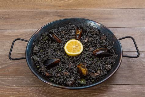 Черный рис с морепродуктами рецепт – Ризотто. «Еда»