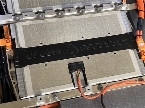 BMW iX Xdrive40 75kWh battery teardown - Page 1