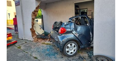 Faits divers Ingwiller il meurt après avoir percuté la vitrine d un