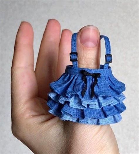 Pin van tananya op เสื้อผ้าตุ๊กตา | Poppenkleertjes naaien, Poppenkleertjes