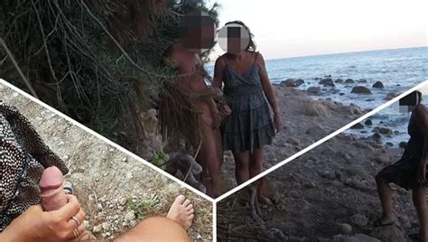 Flashing My Pussy In Front Of A Guy In Public Beach And He Helps Me Squirt It S Very Risky