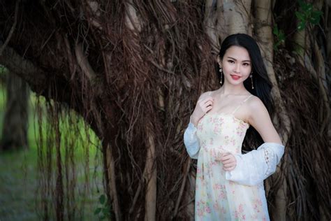 K Asian Brunette Girl Dress Hands Glance HD Wallpaper Rare Gallery