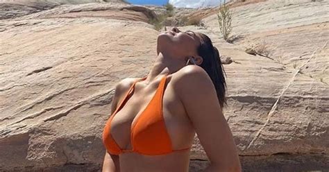 Kylie Jenner Shows Off Curves In Skimpy Bikini As She Sunbathes At Desert Resort Mirror Online