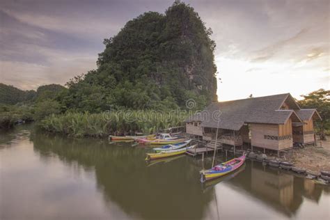 dermaga dua stock   royalty  stock   dreamstime