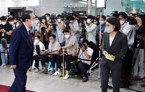 尹 대통령 국민 말씀 세밀하게 챙기고 받들겠다 네이트 뉴스