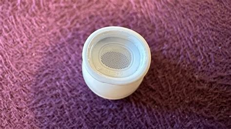 Apple объяснила, почему не стоит использовать амбушюры AirPods Pro 2 с ...