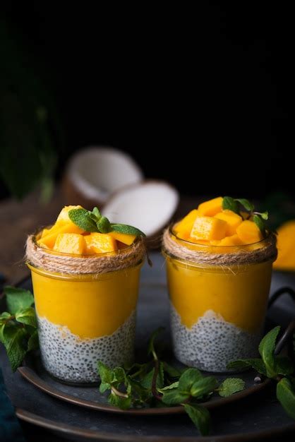 Desayuno Saludable Casero Pud N De Ch A Con Leche De Coco Y Mango En