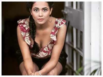 Hot Sexy Deepti Devi Bikini Pics