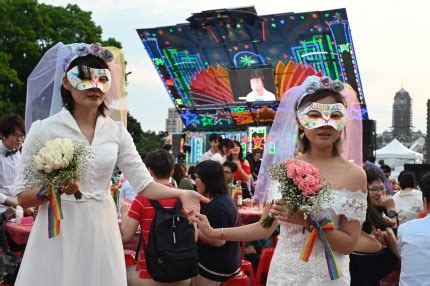 Taiw N M S De Parejas Gay Se Casan En El Primer Mes De Matrimonio Igualitario Cromosomax