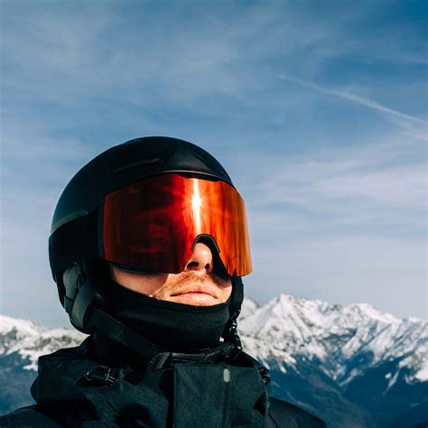 How to Ski Safely and Avoid Injury - Powder