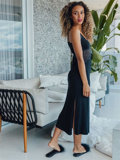 Camisola Midi Monarca Preta Oui Lingerie Pe As Feitas M O Muito Amor E Carinho