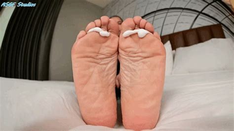 GILFs Small Wrinkly Soles Before Fun Pt 3 MP4 Amateur Soles Giantess And Footjobs Clips4sale