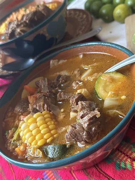 More Caldo De Res! - La Piña en la Cocina