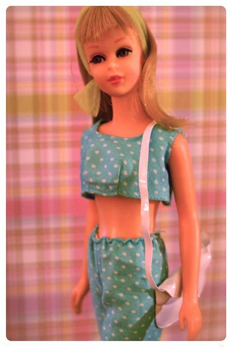 Twist N Turn Francie Blonde Groovy Clothes Vintage Barbie Twist